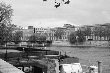 strolling around the Seine