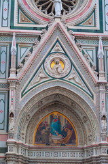 Canvas Print - Details of the exterior of the di Santa Maria del Fiore or Cathedral of Saint Mary of the Flower - the main church of Florence, Tuscany, Italy.