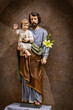 Figura Świętego Józefa z Dzieciątkiem