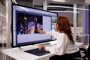 Fototapete - Designer Editing Photo On Computer