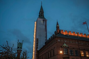 Poster - Scenic view of the Copenhagen City Hall in the evening.