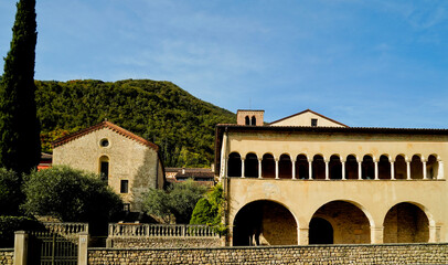 Lo storico borgo di Vidor e l'Abbazia Benedettina di Santa Bona nella regione del Valdobbidene in provincia di Treviso. Veneto, Italia