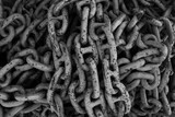 Fototapeta  - Tapeta,  stary gruby łańcuch, zdjęcie czarno białe 
