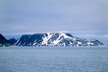 Canvas Print - Rocky coastline at Svalbard islands