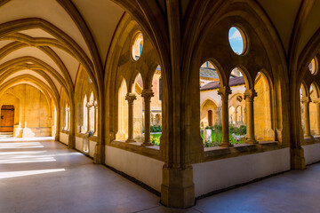 Sticker - Le cloître de la Collégiale de Neuchâtel en Suisse