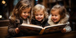 Hübsche kleine Vorschulkinder Gesichter lesen im Bilderbuch Nahaufnahme, ai generativ