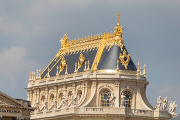 Wall Mural - view of the castle of versailles