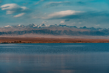 Canvas Print - Picturesque view of Issyk-Kul lake on mountains background in autumn, Kyrgyzstan