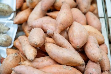 Canvas Print - sweet potatoes at the market