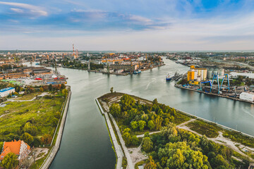 Polski Hak in Gdańsk. Crossing waters. Vistula, Motława and the Kashubian Canal.