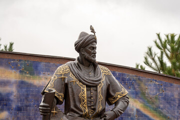 Wall Mural - historical scientist statue in a Silk Road Uzbekistan