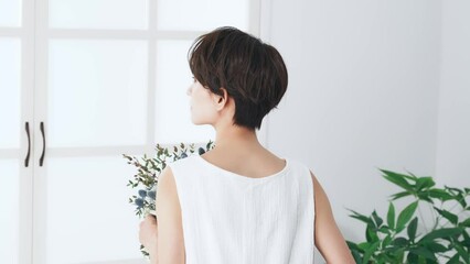 Poster - 花束を持った女性　美容イメージ