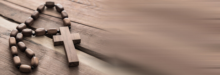 Poster - wooden cross on wooden background