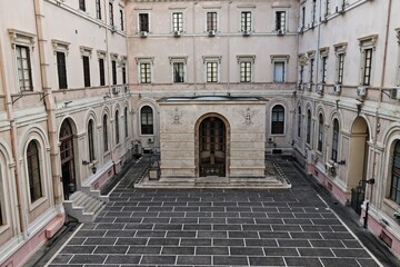 Palazzo esercito a Roma