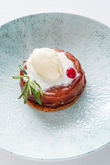 Wall Mural - tarte tatin with ice cream