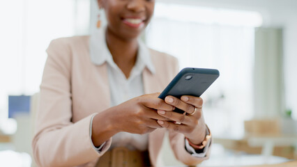 Canvas Print - Phone, hands or happy woman in workplace on social media to chat on internet or website notification. News, office blur or closeup of entrepreneur texting, networking or typing online on mobile app