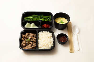 Canvas Print - Bulgogi and vegetable set, delivery packaged food