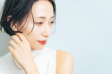 Poster - ミドル女性のビューティーポートレート　スキンケア　コスメ