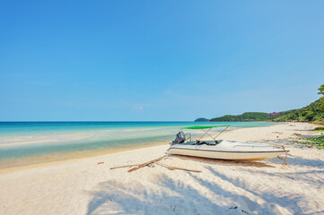 Wall Mural - Speedboat at the tropical beach