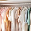 Fotos von einem ordentlichen Kleiderschrank