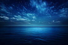 青く美しい広大な夜の海原の風景