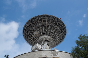 Large radio telescope, parabolic antenna