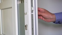 Disassemble The Door Lock In The Plastic Door,door Maintenance In The Office, Remove Door Handles From Doors