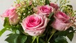 Élégance rosée : Bouquet de roses tendres avec gypsophile