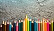 Palette de créativité : Crayons de couleur alignés
