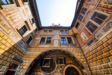 Canvas Print - Architecture and Wall Decoration with Trompe l'oeil in a Yard in the Castle of Cesky Krumlov in the Czech Republic