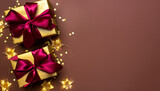 Fototapeta  - Prezenty i ozdoby świąteczne na brązowym tle. Bożonarodzeniowe tło z miejscem na tekst
