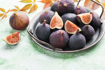 Wall Mural - Fresh ripe figs