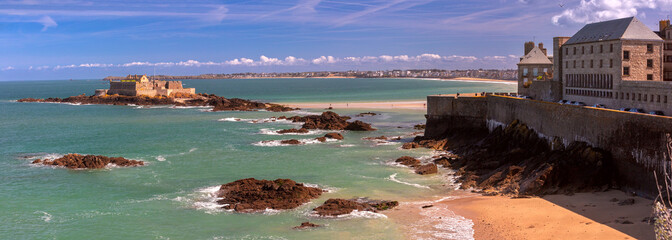 Wall Mural - Panoramic view of Fort National and beach in beautiful Saint-Malo, Brittany, France