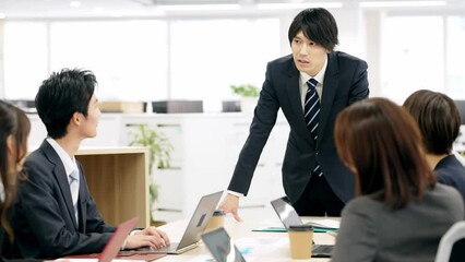 Aufkleber - 会議するビジネスグループ