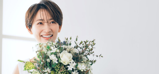 Poster - 花束を持った女性　美容イメージ
