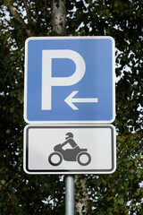 Wall Mural - Verkehrsschild Parkplatz für Motorräder, Deutschöland