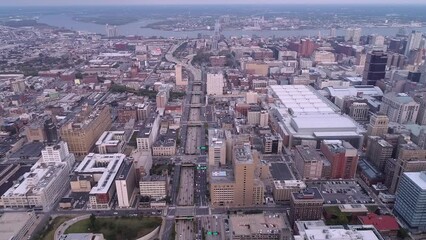 Canvas Print - Vine Street Expressway in Philadelphia. Cityscape with Skyscrapers and Delaware river, Ben Franklin Bridge, Convention Center in Background