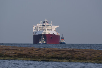 Poster - LNG TANKER - Ship carrying gas going to the port