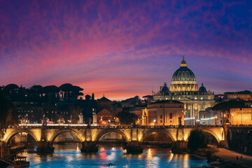 Canvas Print - Rome, Italy. Papal Basilica Of St. Peter In The Vatican And Aelian Bridge In Evening Night Illuminations.