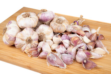 Purple and white heads and cloves of garlic