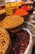 Auf dem Markt in Amman der Hauptstadt von Jordanien. Eine bunte Vielfalt von Obst, Gemüse, Gewürze und Kräuter werden hier verkauft.