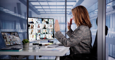 Aufkleber - Empowering Global Connections: Harnessing the Online Webinar