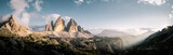 Fototapeta Natura - Tre Cime di Lavaredo, Drei Zinnen Berg Sonnenuntergang Landschaft in Italien Dolomiten. Wandern in den Alpen durch den Wald in Tirol Südtirol. Panorama Wildnis mit Sonnenstrahlen. 