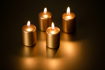 Sticker - advent - Four golden Candles burning