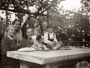 Wall Mural - ANCIENT PHOTO WITH GROUP POSE