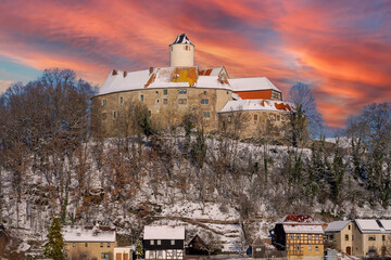 Wall Mural - Schoenfels Castle in Saxony at sunset in winter