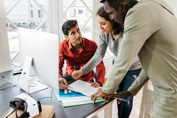 Canvas Print - Business people working together in international office