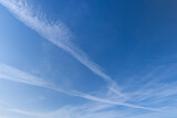 Fototapeta Niebo - beautiful long cirrus clouds in the sky