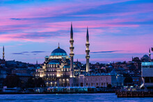 Istanbul City In Turkey. Yenicami Mosque (New Mosque) In Eminonu. Beautiful Istanbul Bosphorus Sunrise Landscape. Amazing Colored Sky In Morning.
