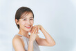 © metamorworks - ショートヘア女性の美容イメージ